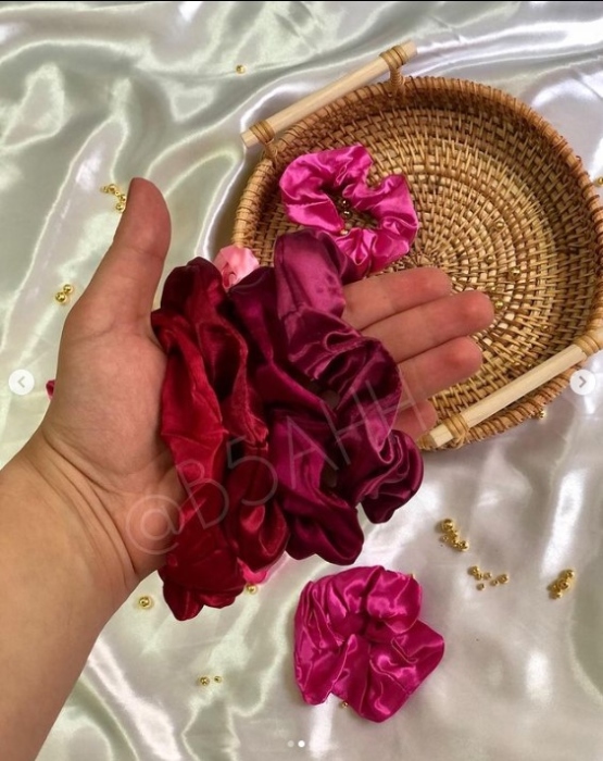 Satin scrunchies - Red & Pink collection بكل ساتان  - مجموعة الاحمر و الزهري